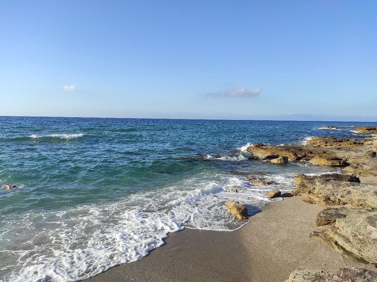 ⭐ Gouves beach with blue and green waters on summer ⛵