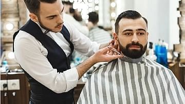 Discover the best barber shops in Gouves Crete! Our comprehensive guide will help you find the perfect spot to get the perfect hair cut, trim or shave for all your grooming needs. From classic cuts to the latest trends, Gouves Crete has the perfect barbers for you.