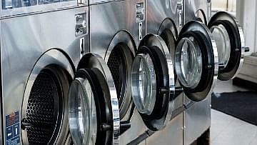 Discover the best laundry and dry cleaning services in Gouves Crete and nearby locations. Find reliable professionals that offer top-quality laundry and dry-clean service for your clothes and textiles. Enjoy the advantage of having your clothing taken care of and delivered to your hotel, apartment or villa, while you enjoy the beach on Kato Gouves and the sun of Crete island.