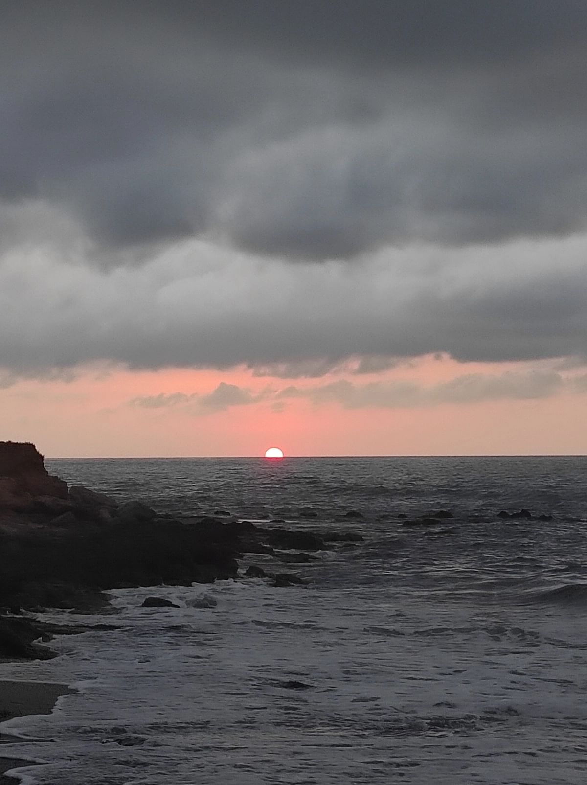 A winter sunset in January at Gouves beach. Witness the beauty of a January sunset at Gouves beach – an idyllic destination that invites visitors to indulge in its serenity. Take in the splendid view of nature's colors as they stretch out across the horizon, and appreciate the tranquility the season brings. Enjoy a peaceful moment of respite during your stay!
