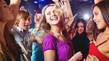 Discover the best nightlife options in Gouves Crete at the top bars, clubs and pubs. From lively bars with DJs and dancing to karaoke nights and live music, discover the best nightlife hotspots in Kato Gouves and nearby locations. Whether you are looking for the perfect cocktail for couples on the beach, kid-friendly nightlife activities, or a night out with friends, our guide provides all the information you need to make the best choices. Our guide provides all the information you need for the best nightlife choices in Gouves area, including map location, driving directions, operating hours, address and contact details. Have fun and enjoy your holidays on Crete island!